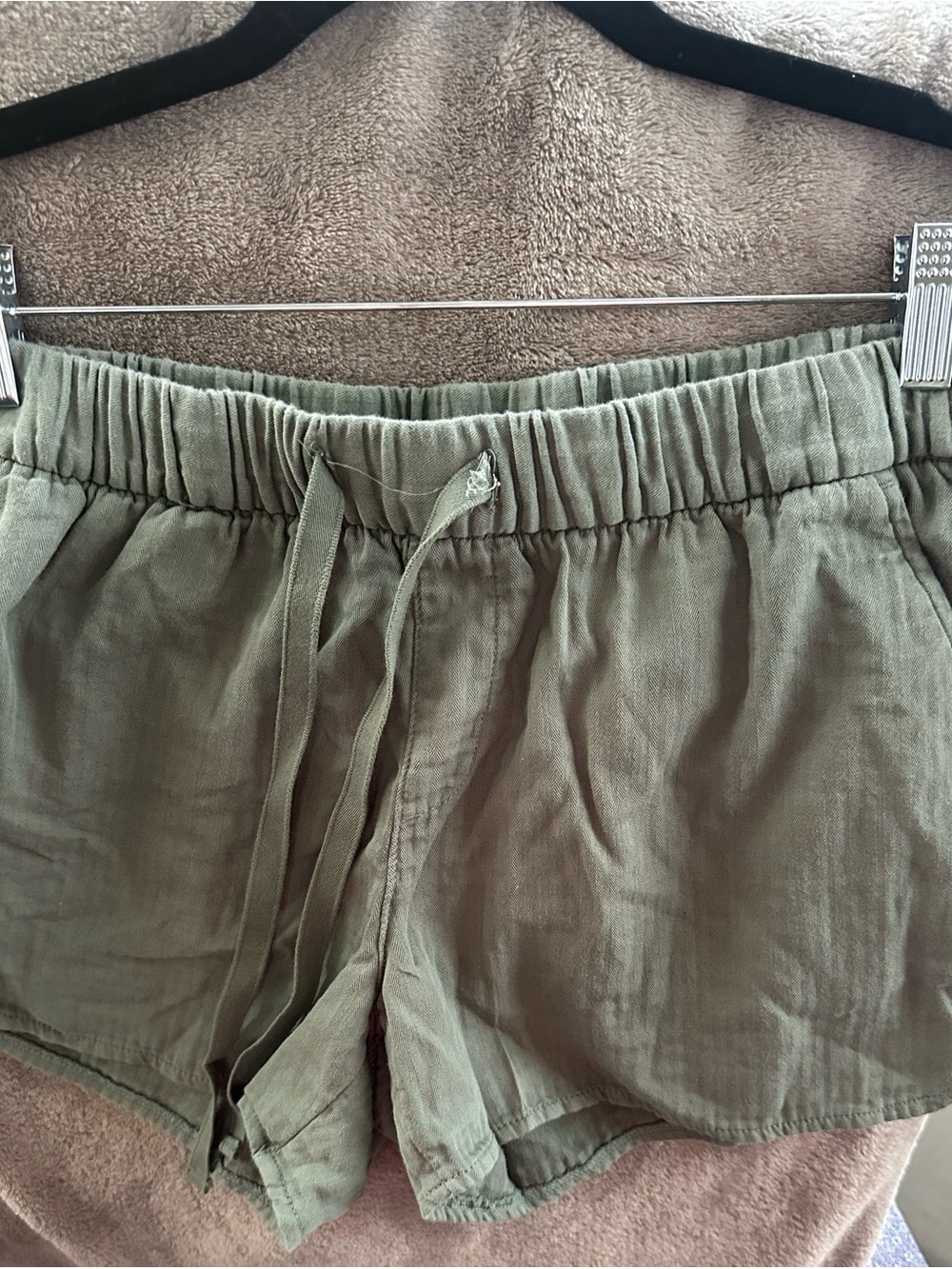 Old Navy shorts, size medium
Color sage